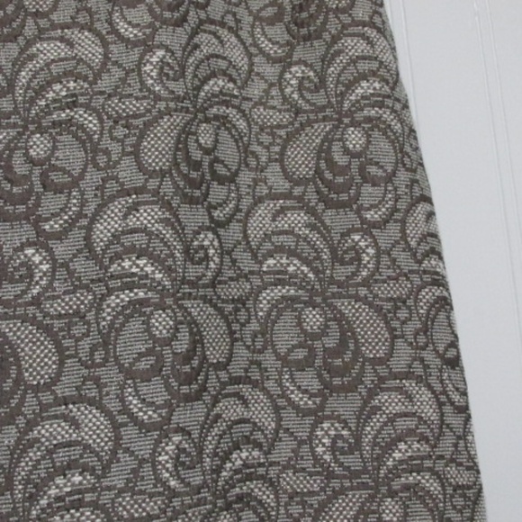 Ann Taylor Silver/Grey Metallic Pencil Skirt, Size 8 - Picture 6 of 7